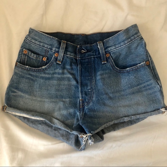 Levi’s 501 Midrise Shorts - Picture 1 of 3